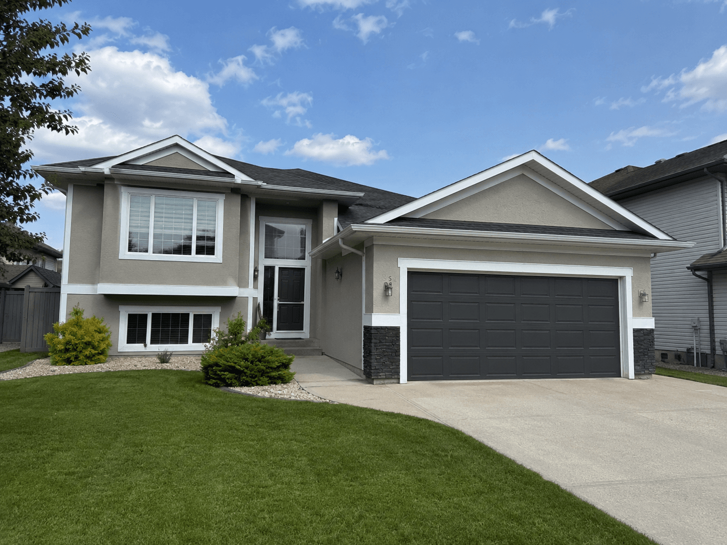 Exterior Painting project photo 2 by Best Quality Painting Ltd. in Winnipeg