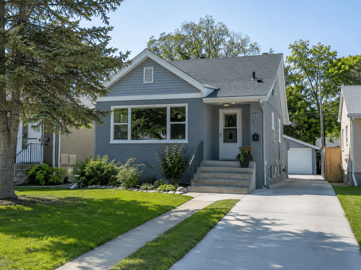 Exterior Painting project photo 9 by Best Quality Painting Ltd. in Winnipeg